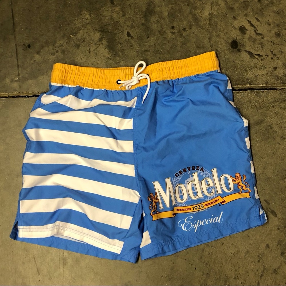 Vintage Modelo Trunks